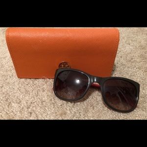 SUPER CUTE Tory Burch Logo Sunglasses & Case EUC
